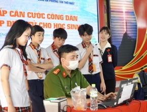 Học sinh trên địa bàn phường Tân Thới Nhất được hỗ trợ làm thẻ CCCD Tại Trường Nam Việt 